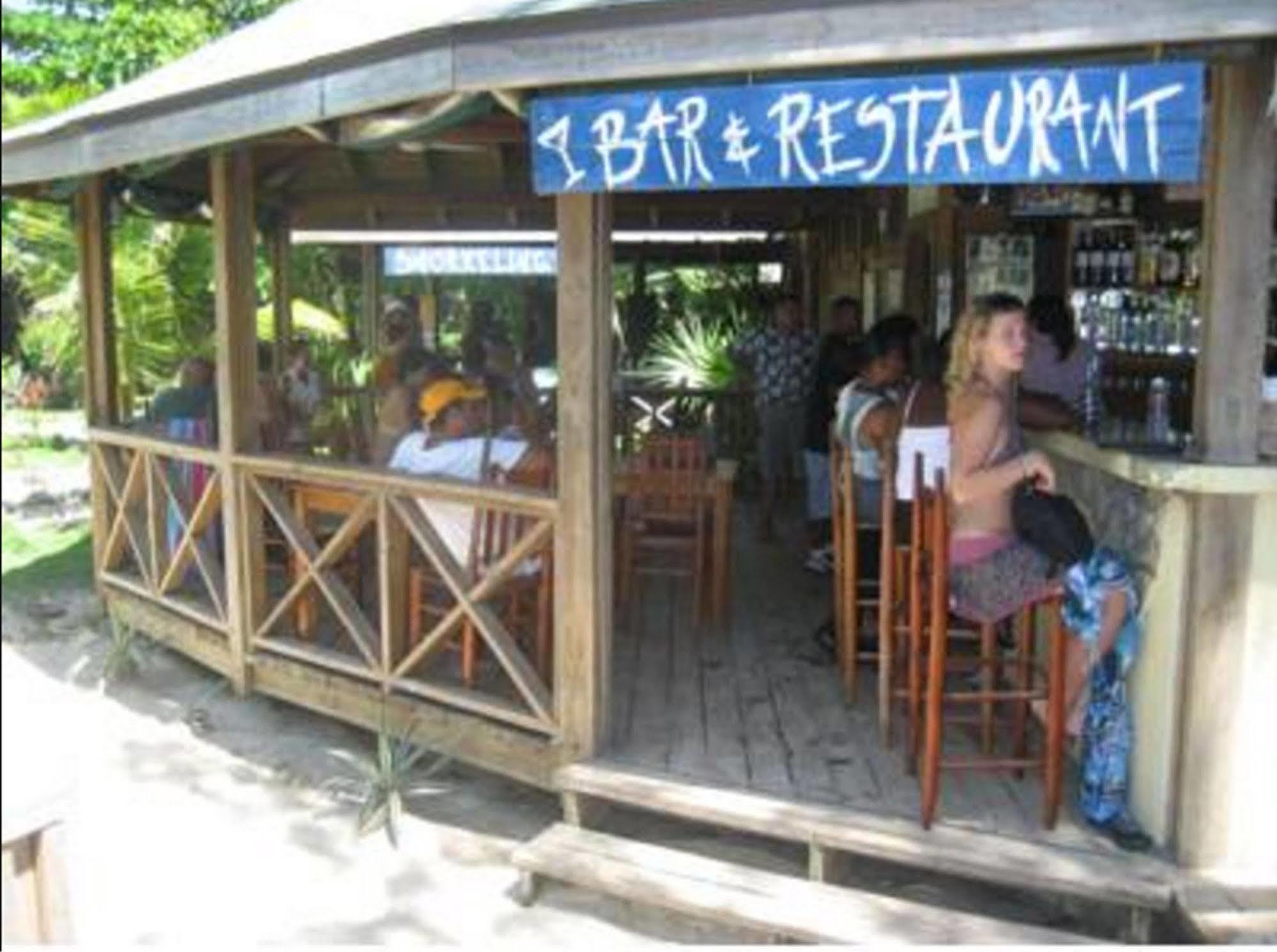 Las Rocas Resort And Dive Center West Bay Exterior photo