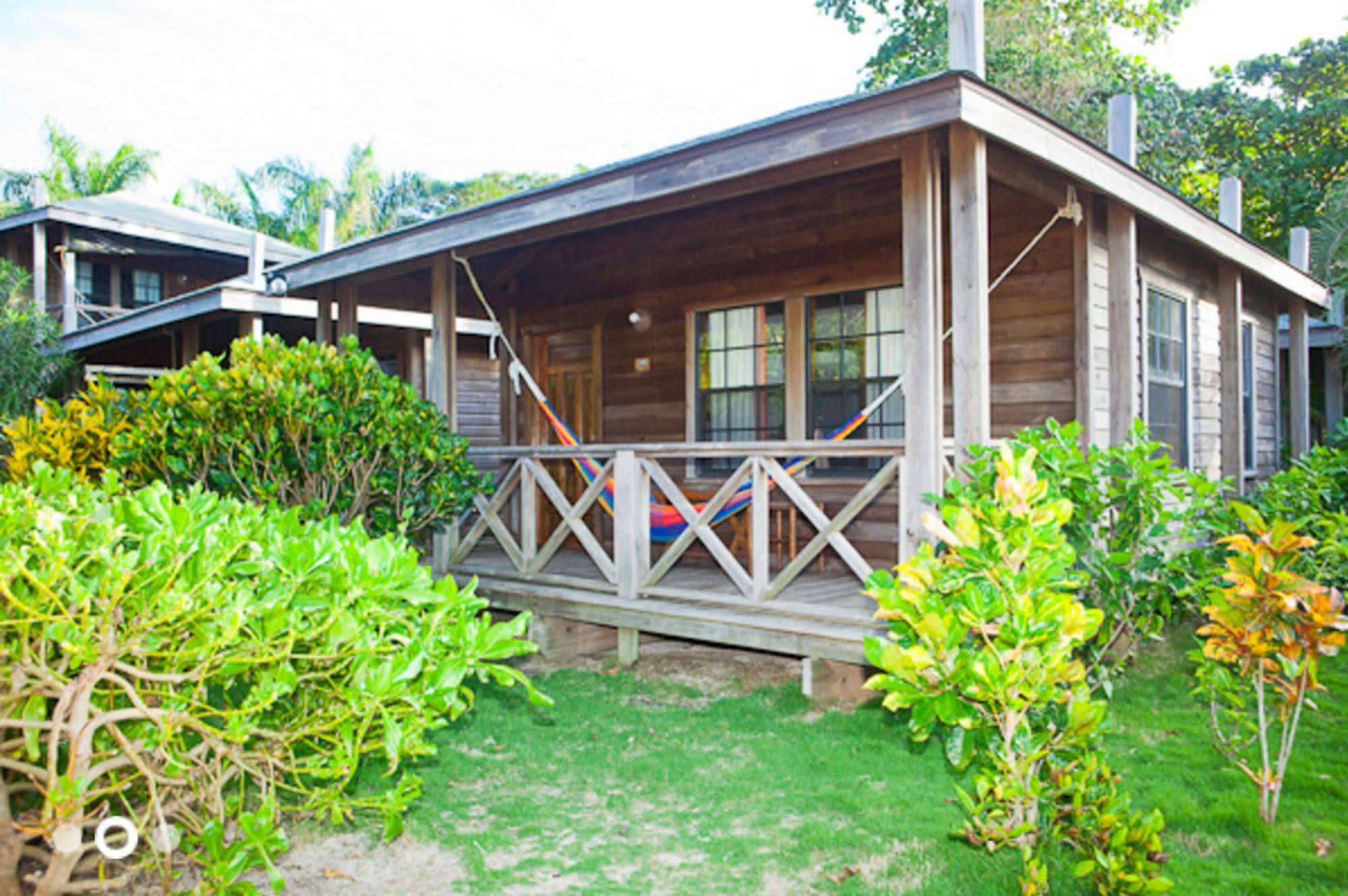 Las Rocas Resort And Dive Center West Bay Exterior photo