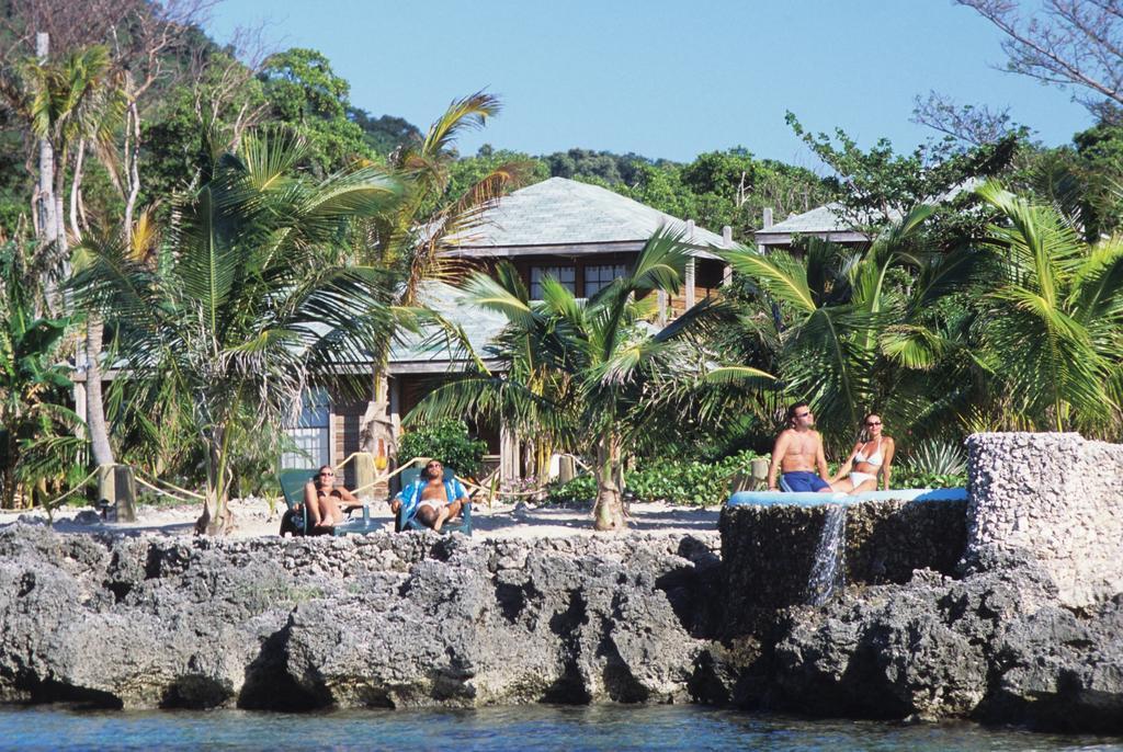 Las Rocas Resort And Dive Center West Bay Exterior photo