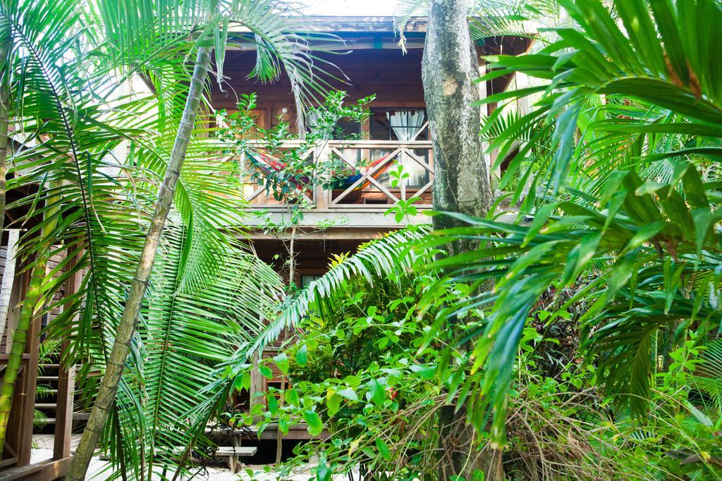 Las Rocas Resort And Dive Center West Bay Exterior photo
